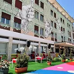 Hotel Lh Arca Street Art 3*