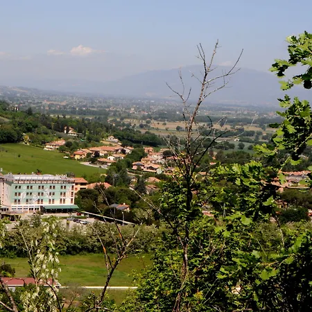 Hotel Lh Arca Street Art 3*