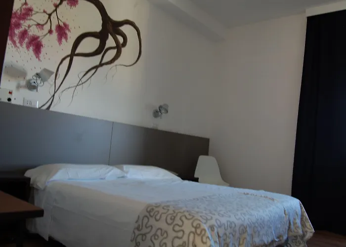 Hotel Lh Arca Street Art Spoleto