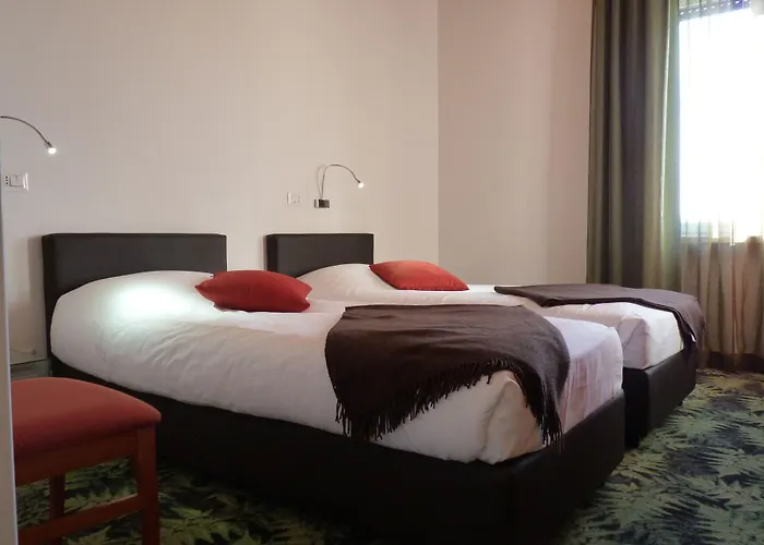 Lh Arca Street Art 3*