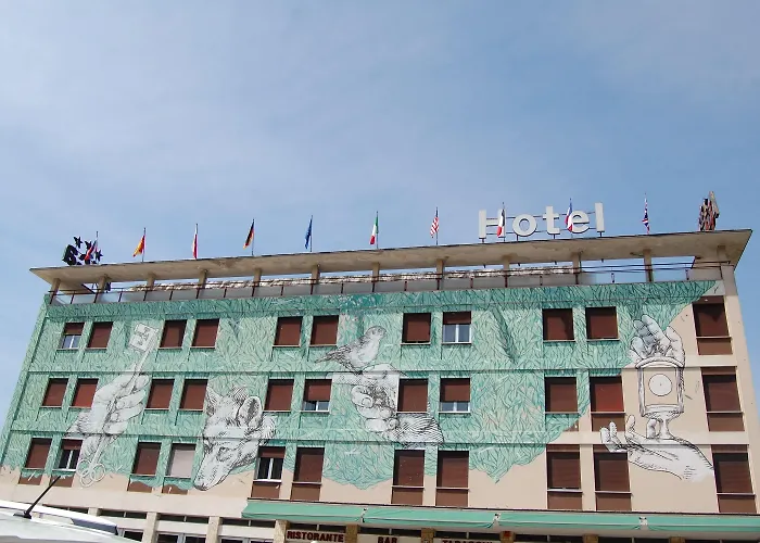 Lh Arca Street Art Hotel 3*