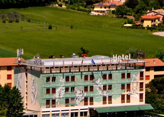 Lh Arca Street Art Spoleto