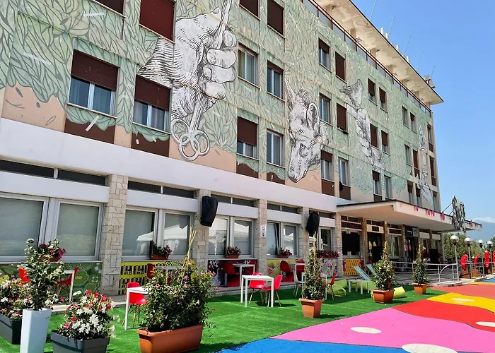 Hotel Lh Arca Street Art 3*